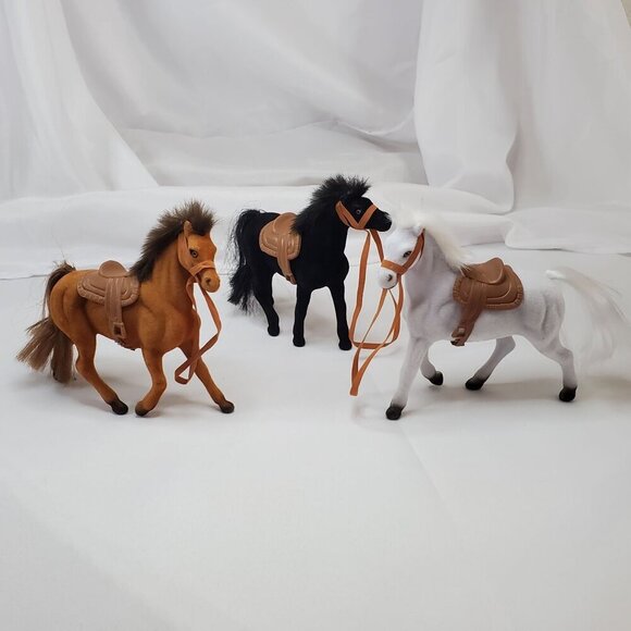 Sunny Trails Farms 3 Ponies Velvet Flocked Horse Stallion Pony Figures - Picture 2 of 13